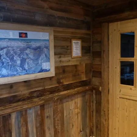 Le Refuge Du Lachat Hostel *