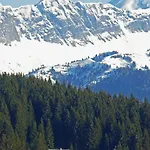 بيت شباب Le Refuge Du Lachat كري فولا