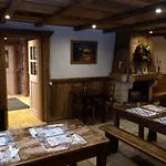 بيت شباب Le Refuge Du Lachat *