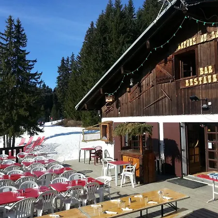 Хостел Le Refuge Du Lachat *