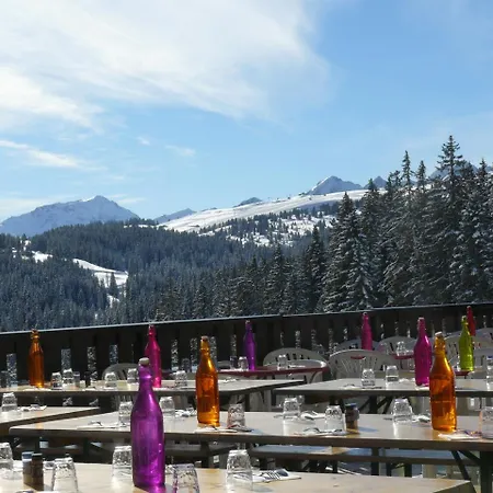 Le Refuge Du Lachat Hostel *