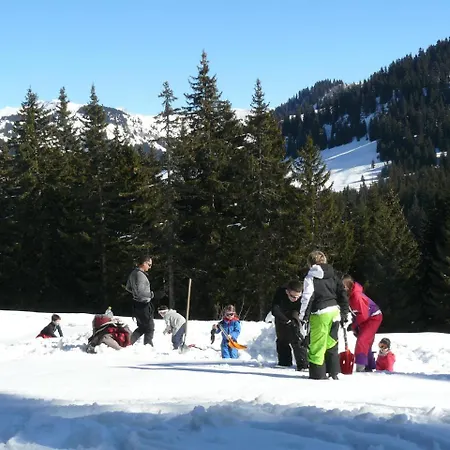 Le Refuge Du Lachat Хостел