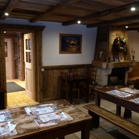 Hostel Le Refuge Du Lachat *